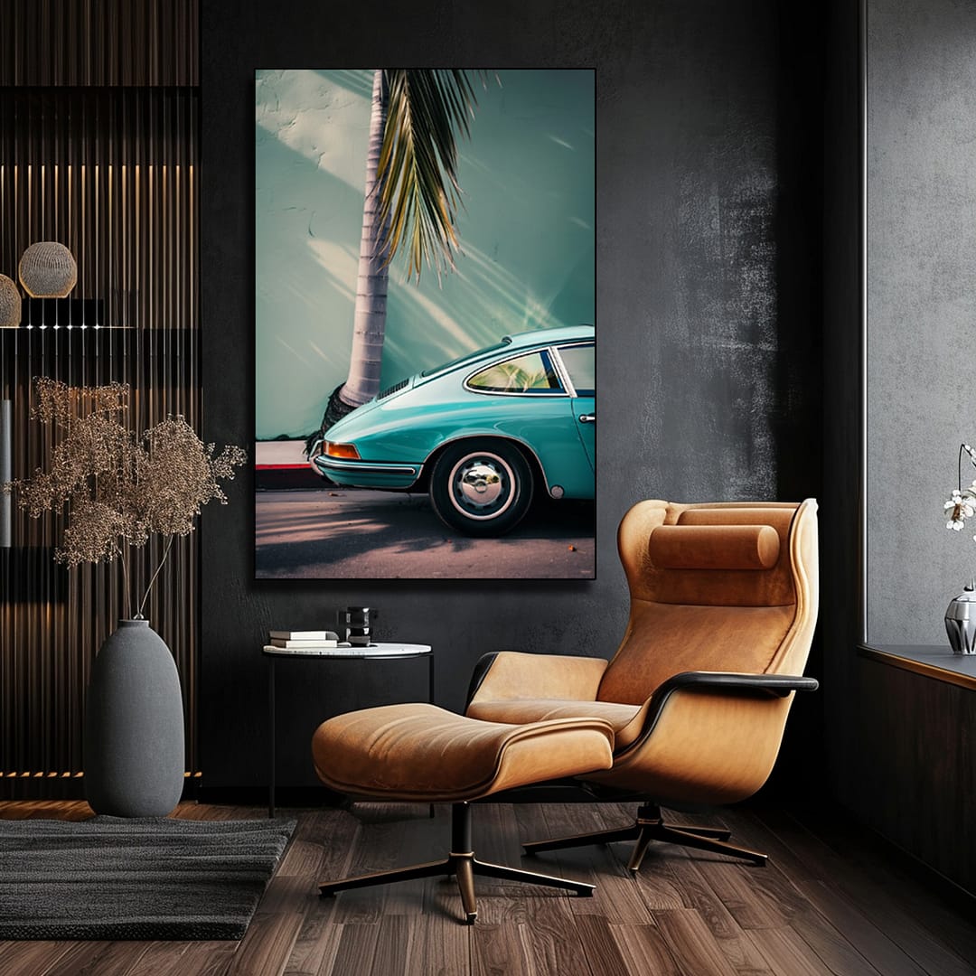 Tableau d'une voiture turquoise classique devant un palmier
